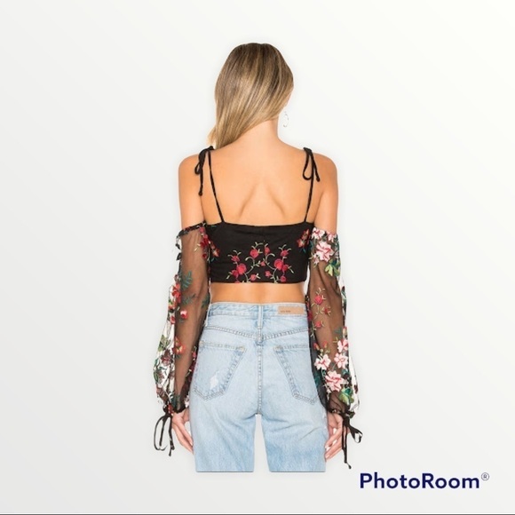 NWT TULAROSA x REVOLVE Adele Black Embroidered Long Sleeve Crop Top, Size XL - Picture 5 of 7